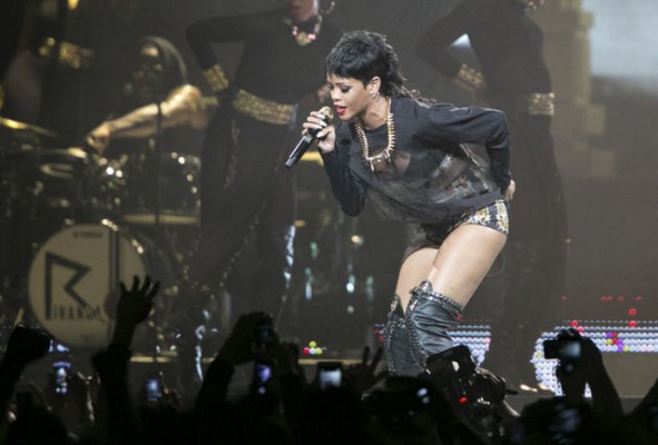 rihanna avustralya konser