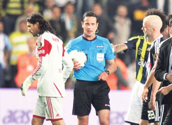 Beşiktaş'ta kaleci şoku / Beşiktaş Haberleri 1 rustu halis ozkahya e1335956378583.jpeg