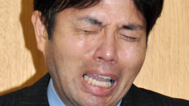 Ağlaması fayda etmedi! Japon siyasetçi istifa etmek zorunda kaldı 1 ryutaro nonomura