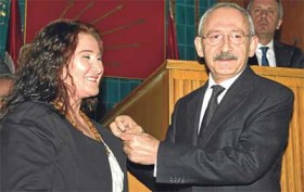 Bomba iddia! "Sabahat Akkiraz CHP şarkısını söylemeyi kabul etmedi! 1 sabahat akkiraz kilicdaroglu