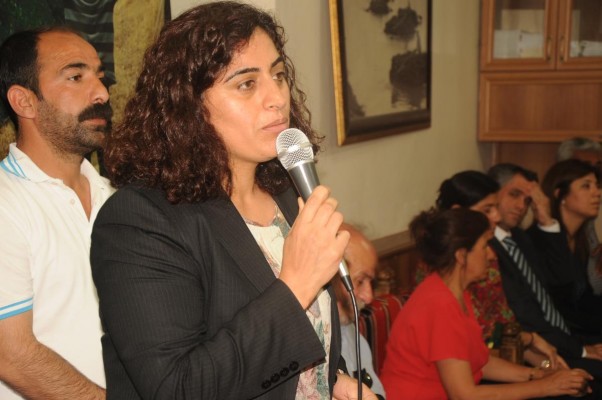 Sabahat Tuncel: Bayrak indirme provokasyondur ama biz de saygı bekliyoruz 1 sabahat tuncel 932472