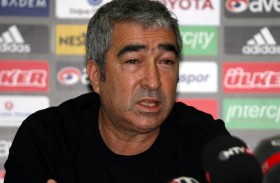 Samet Aybaba'dan transfer açıklaması / Beşiktaş Haberleri 1 samet aybaba imza e1345622464165
