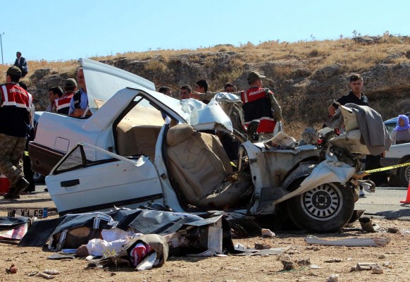 Şanlıurfa'da minibüs ile otomobil çarpıştı: 7 ölü, 13 yaralı 1 sanliurfa kaza