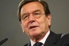 Gerhard Schröder ev bakmak için Bodrum'da 1 schroder