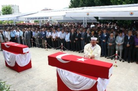 Şehitlerin sorumluluğu kimde? 1 sehit cenazesi adana1