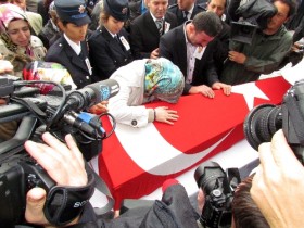Şehit polis Mustafa Eyüp Darendelioğlu Kayseri'de toprağa verilecek 1 sehit polis cenaze
