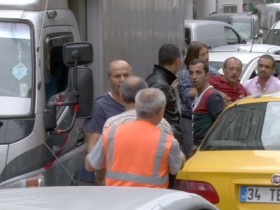 Şişli'nin göbeğinde tekme tokat kavga (Video) 1 sisli kavga video