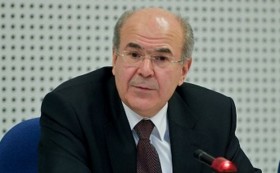 Yunanistan'ı seçimlere yargıç götürecek 1 skouris
