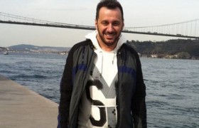 Stelyo Pipis 'den Aysun Kayacı 'ya : "Zavallı Aysun" 1 steylo pipis aysun kayaci1