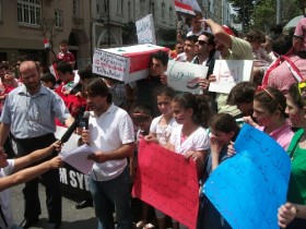 Suriye Başkonsolosluğu önünde protesto 1 suriye baskonsoloslugu protesto
