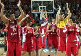 Devler komşuya acımadı! Türkiye: 76 - Yunanistan: 65 1 turkiye yunanistan basketbol