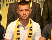 Uğur Uçar yuvaya dönüyor / Galatasaray Transfer Haberleri 1 ugur ucar ankaragucu e1324973839262