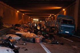 Ümraniye TEM'de trafik kazası: 1 ölü (Video) 1 umraniye tem kaza