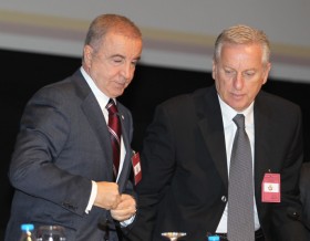 Galatasaray yönetimi ibra edildi 1 unal aysal alidurust