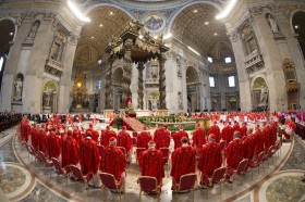 Sistine Şapeli'nden ilk kara duman çıktı 1 vatikan papa secimi
