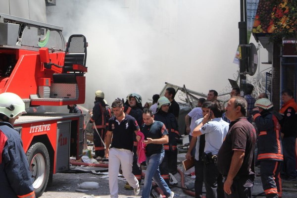 Zeytinburnu Beştelsiz'de patlama 1 zeytinburnu patlama