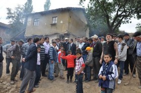 Tokat Zile'de yangın! 5 ev kül oldu 1 zile yangin