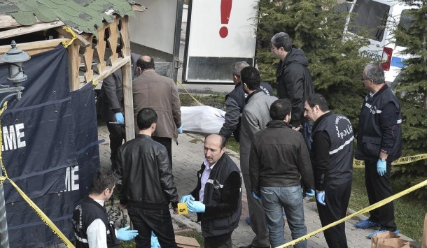 Ankara'da kadın cinayeti! Boşanmak isteyen karısını parkta öldürdü 1 tugba demir cinayeti e1414403553327