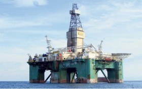 petrol platformu deniz