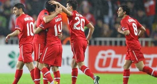 turkiye kazakistan maci burak yilmaz serdar aziz 3 1 penalti arda turan volkan demirel