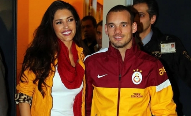 Wesley Sneijder'in villasını polis bastı 1 wesley sneijder villa