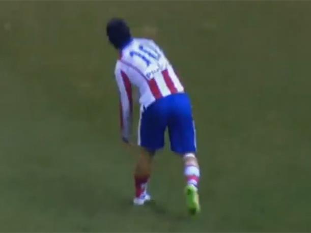 Arda Turan krampon fırlattı, sosyal medya yıkıldı (Video) 1 arda turan ayakkabi