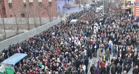 Cizre'de polis müdahalesi! Yine bir çocuk öldü! 1 cizre