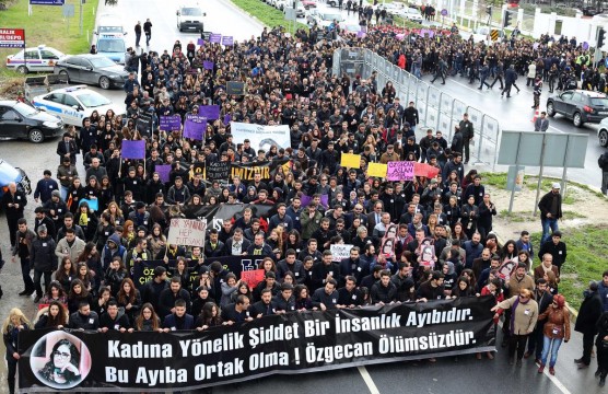 Mersin'de Özgecan için dev yürüyüş 1 ozgecan yuruyus cag universitesi