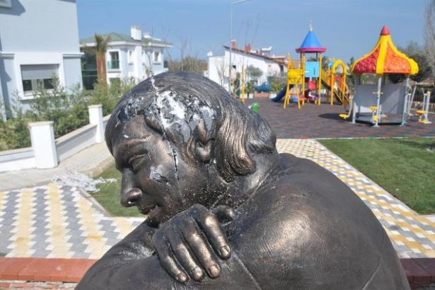 berkin elvan heykeli saldiri