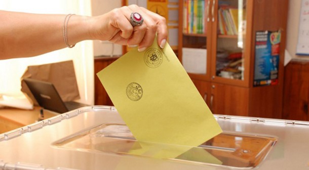 İtalya’daki Türk vatandaşları sandık başında 1 italya turk vatandaslar sandik basinda