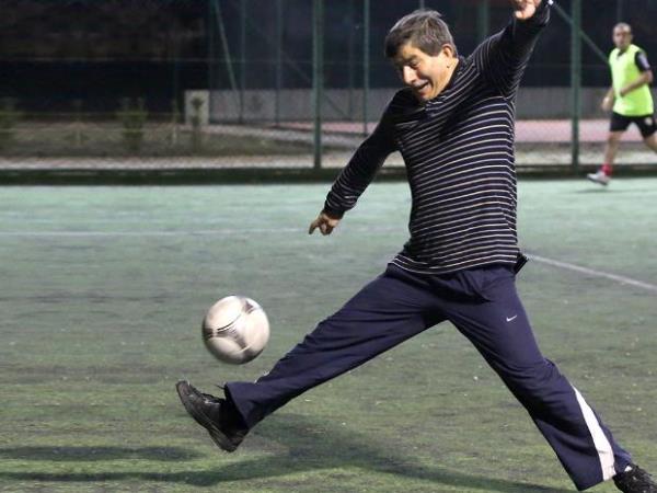 davutoglu futbol