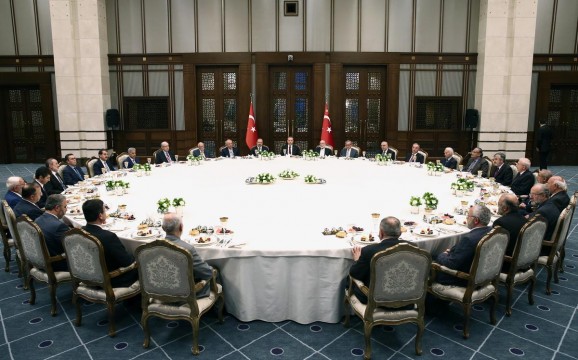 erdogan iftar dev masa