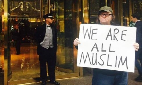 Michael Moore'dan Trump'a tepki: Hepimiz Müslümanız 1 michael moore