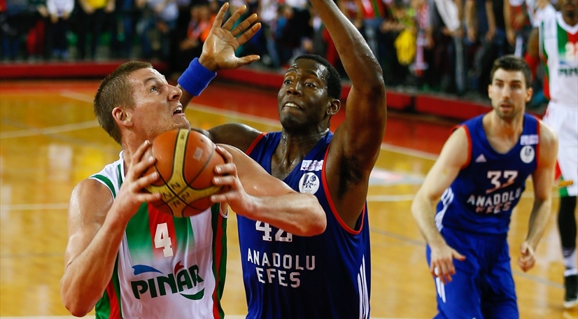 Anadolu Efes zirveyi bırakmadı 1 efes karsiyaka