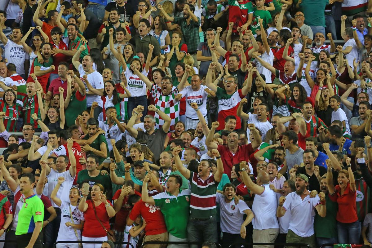 Karşıyaka taraftarları Erdoğan'a hakaretten ifadeye çağrıldı 1 karsiyaka taraftar