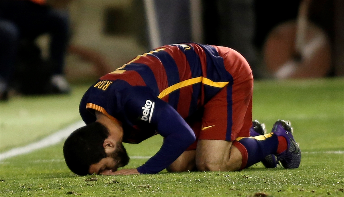 arda turan barcelona gol secde