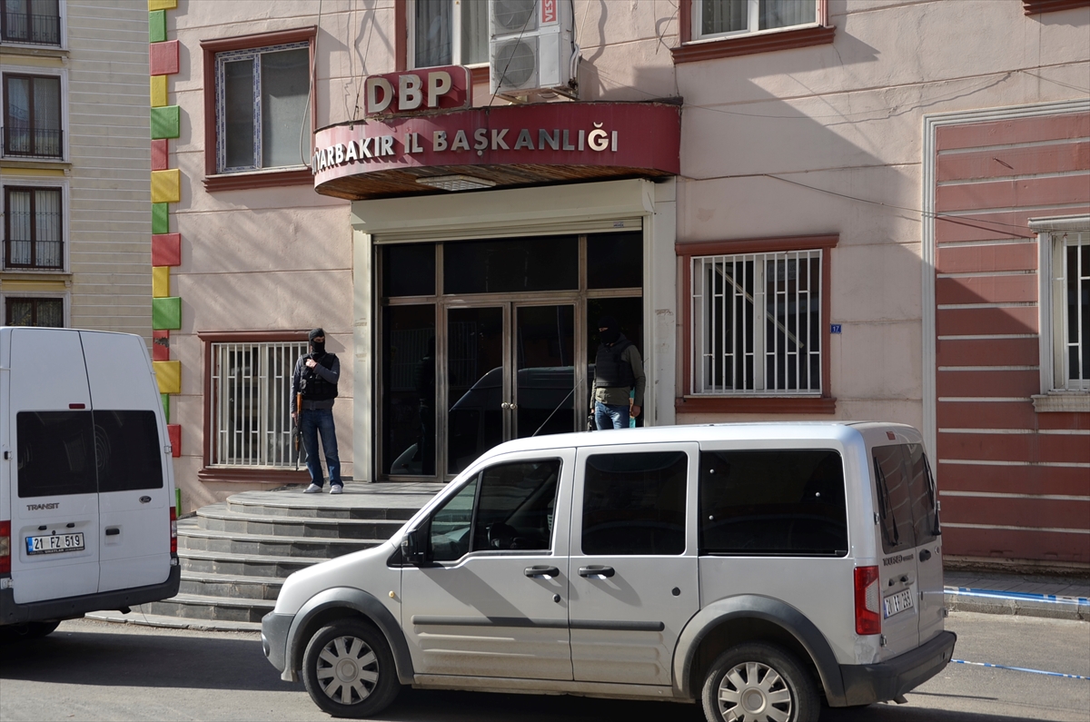 Diyarbakır'da operasyon: İl başkanı gözaltında 1 dbp diyarbakir