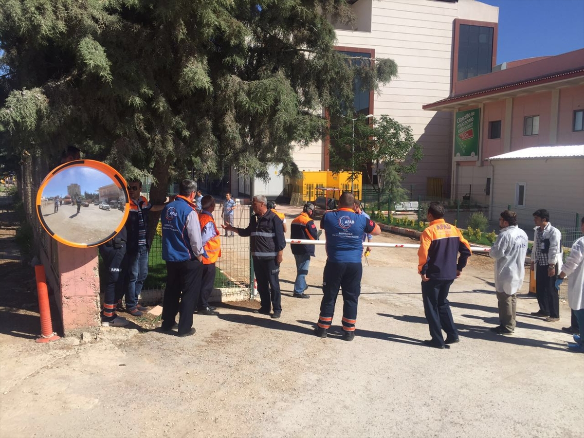 Yine roket düştü! Bu sefer oksijen deposuna 1 kilis roket hastane