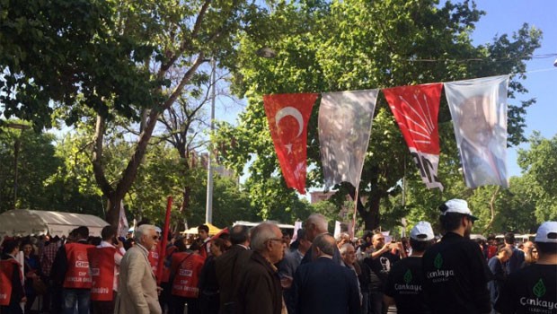CHP'nin çağrısıyla binlerce kişi topladı, polis TOMA'larla yolu kesti 1 chpguvenpark