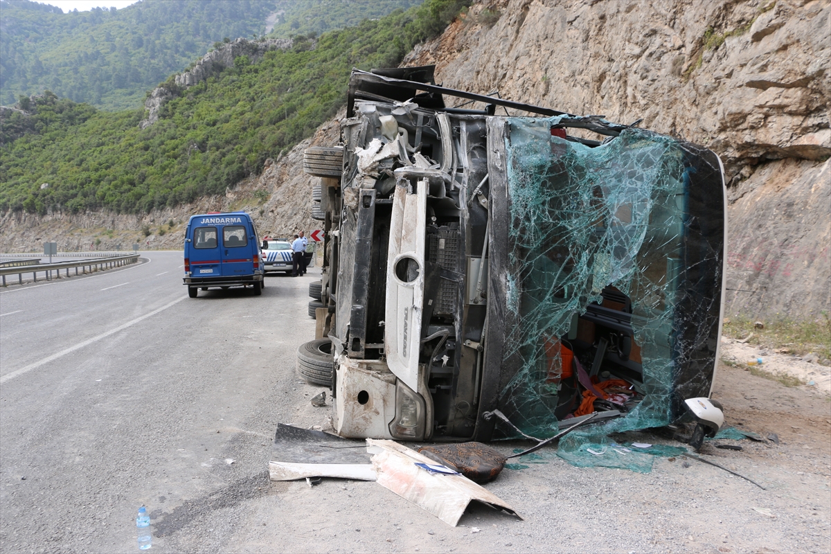 otobus kazasi antalya