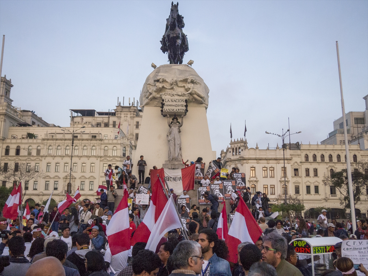 Peru'da Fujimori protestoları büyüyor 1 peru protesto
