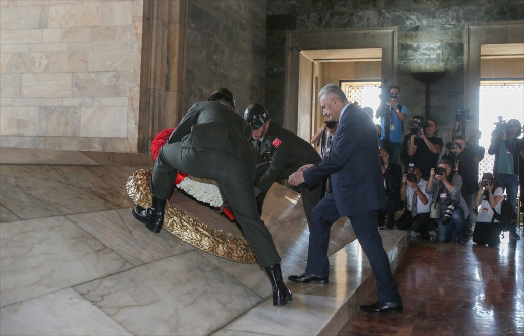 binali yildirim anitkabir