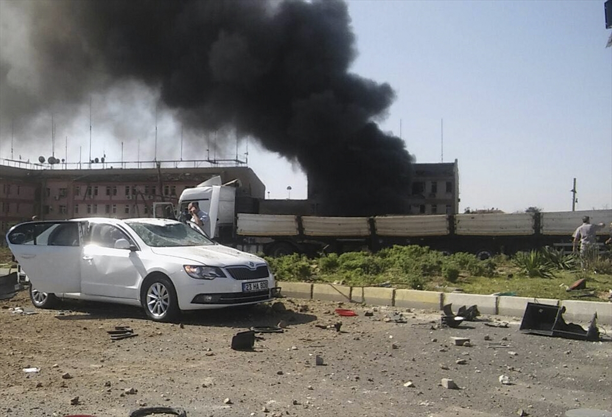 Son Dakika! Bombalı araçla saldırı 1 elazig patlama