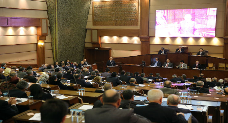 CHP'liler: 15 Temmuz Şehitler Parkı olsun / AKP'liler: Hayır otel olsun 1 ibb meclisi