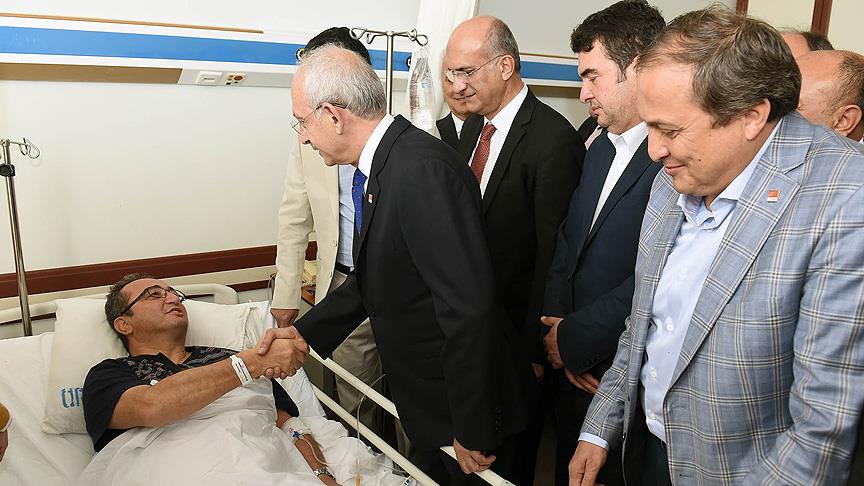 CHP lideri Kılıçdaroğlu, dün akşam saatlerinde silahlı saldırıya uğrayan genel başkan yardımcısı Tezcan’ı hastanede ziyaret etti.