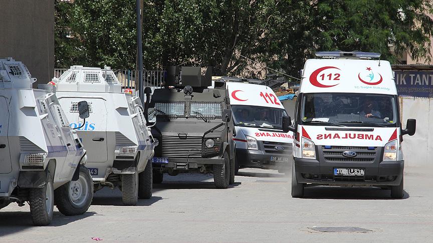 Şemdinli Durak jandarma karakoluna düzenlenen saldırıda 8 asker şehit oldu