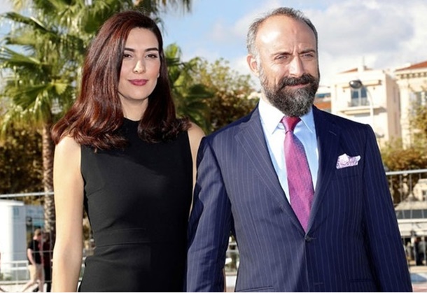 Cannes’da 32’ncisi düzenlenen MIPCOM TV Fuarında gözler, Halit Ergenç ve Bergüzar Korel’in üzerindeydi.