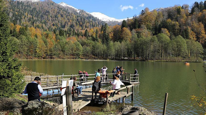 Artvin Karagöl'de renk cümbüşü 1 karagol artvin