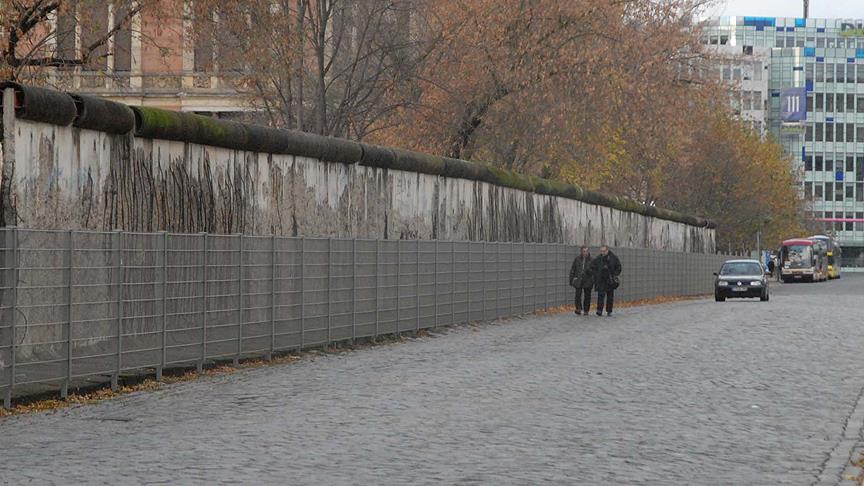 Yeni Berlin duvarı! 1 almanya duvar