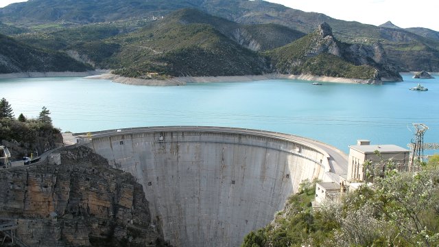 Orman ve Su İşleri Bakanı Eroğlu, Türkiye’deki 89 içme suyu barajında geçen yıl yüzde 51,1 olan doluluk oranının, bu yıl yüzde 29,2’ye düştüğünü söyledi.